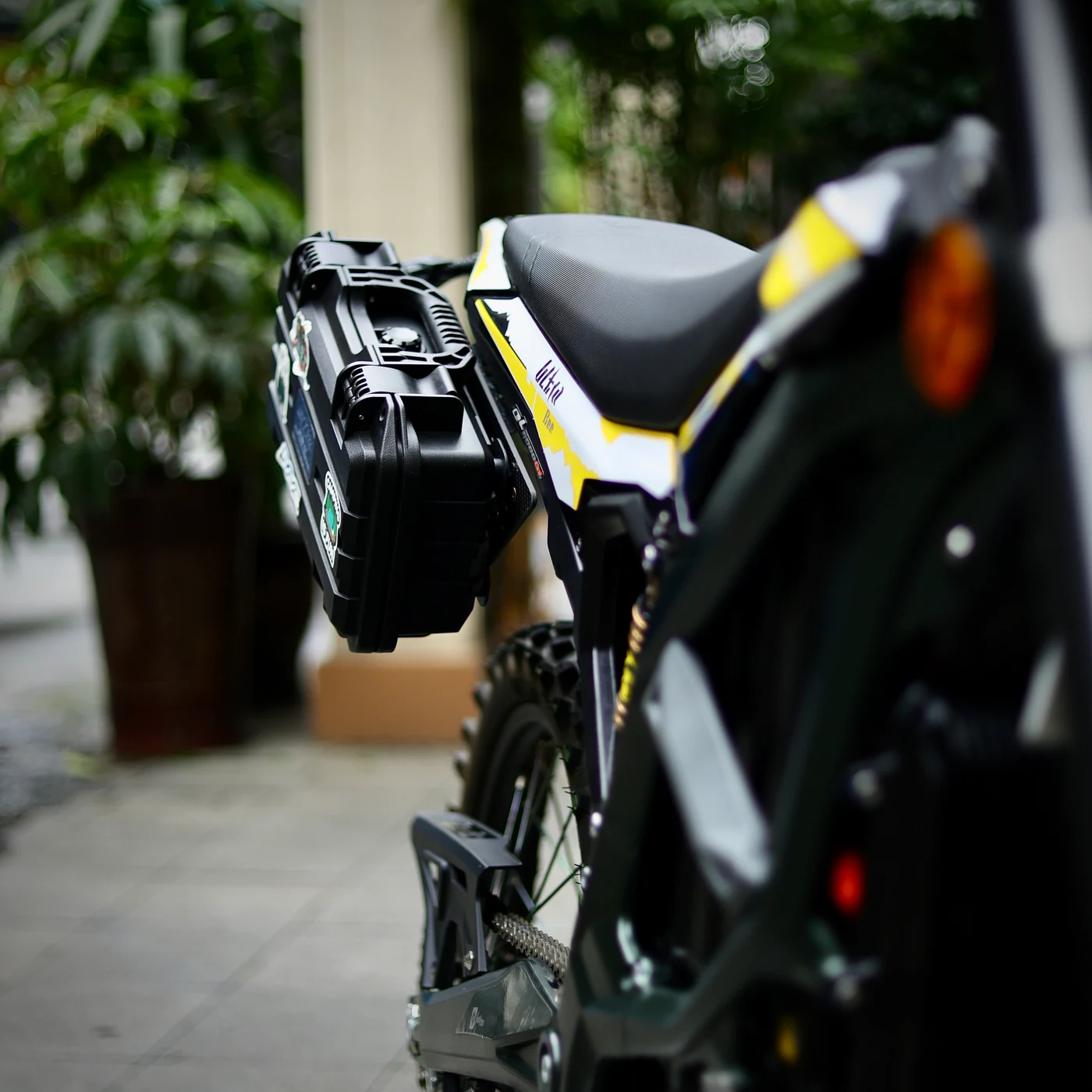 Rear view of an Ultra Bee with the side case installed