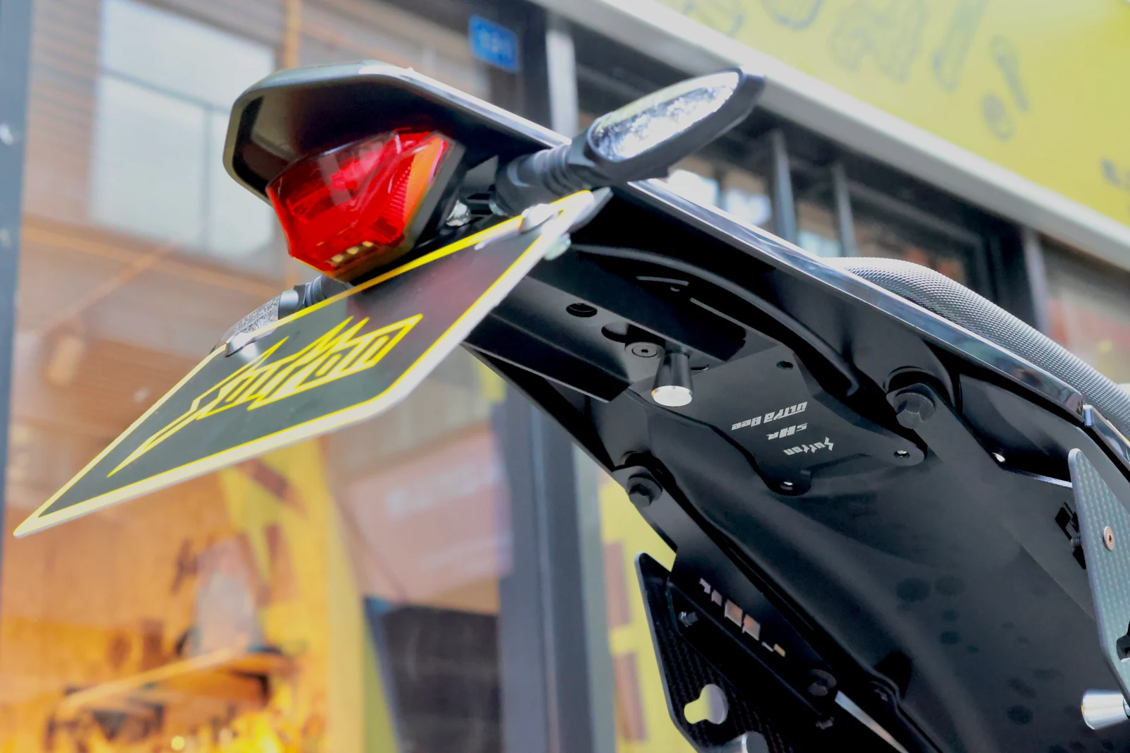 Ultra Bee quick-release bracket for the original taillight; taillight not included